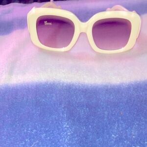 Gucci sunglasses barely worn out
